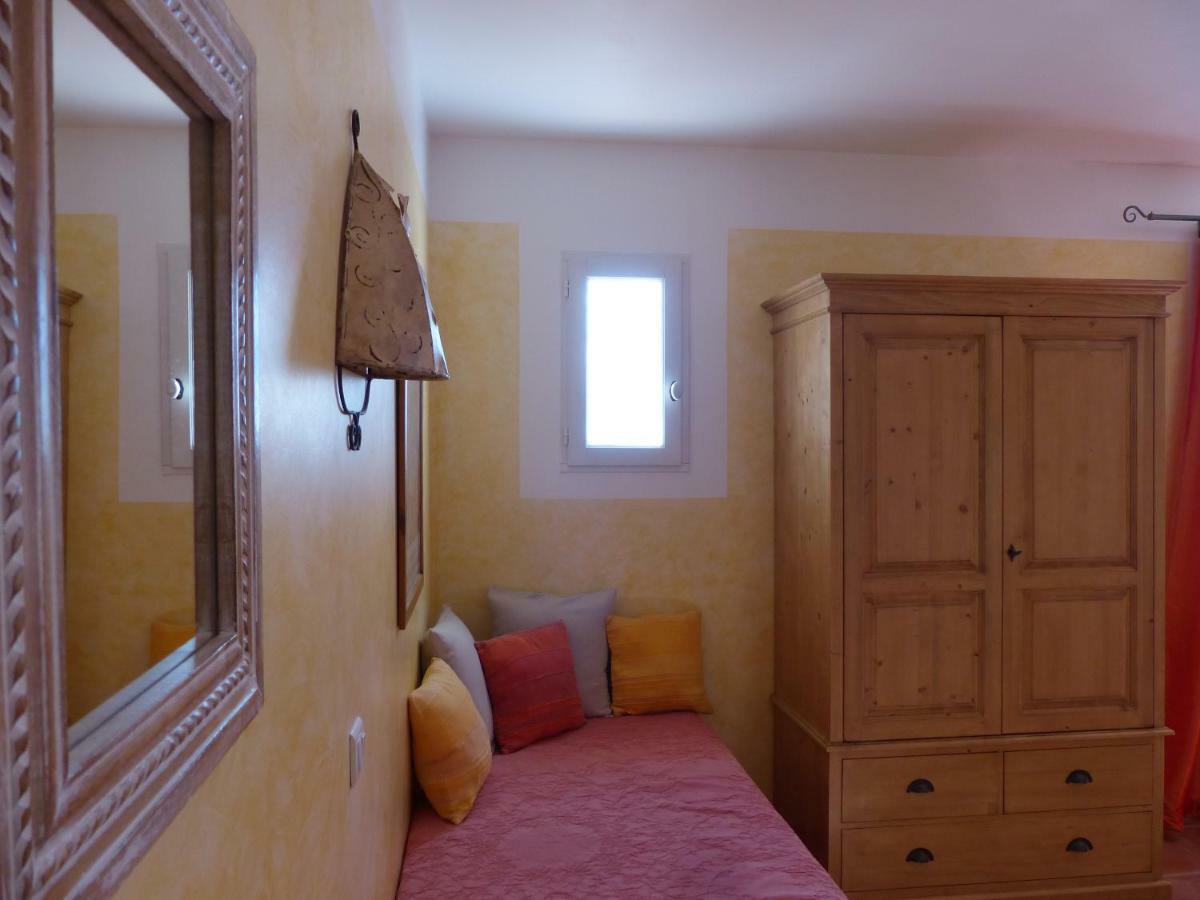 La Ferme Du Petit Segries Bed And Breakfast Мустие Сен Мари Екстериор снимка