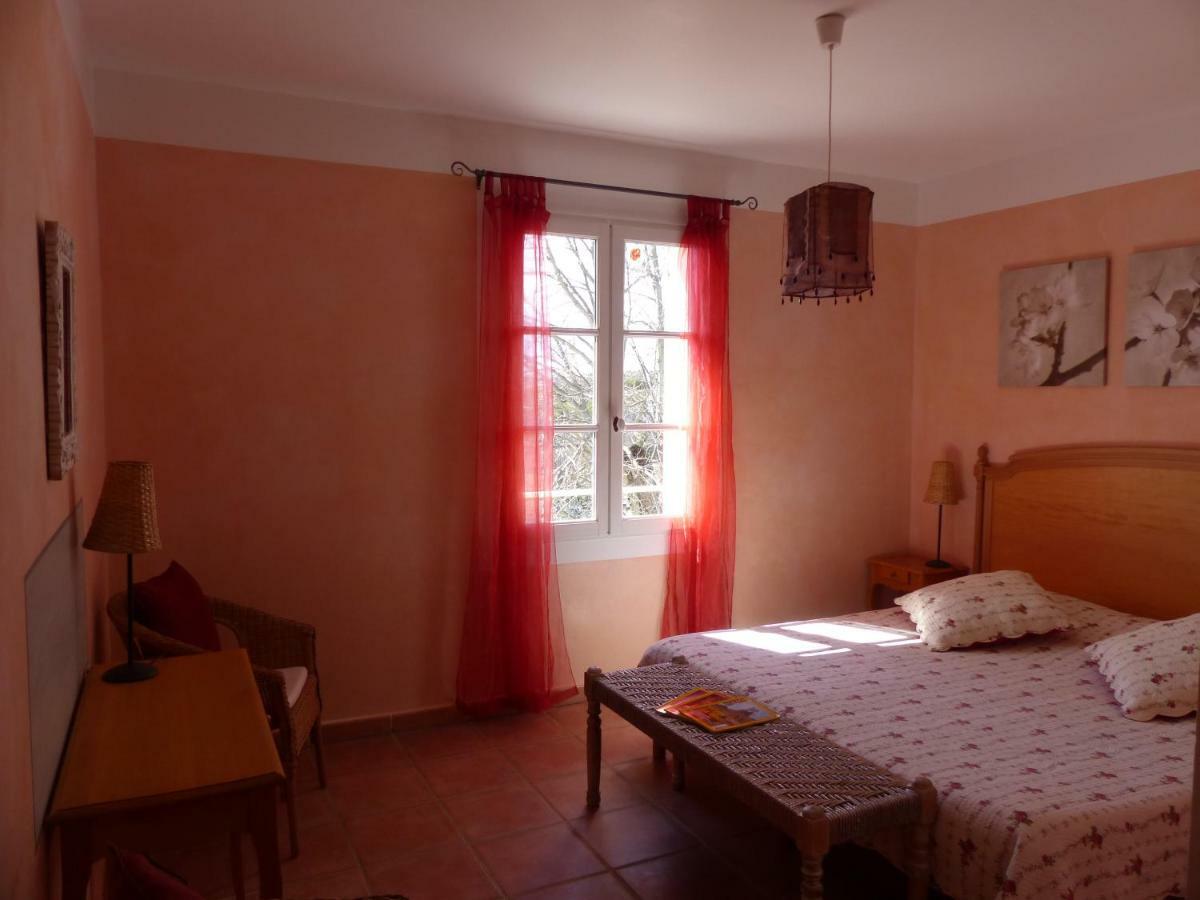 La Ferme Du Petit Segries Bed And Breakfast Мустие Сен Мари Екстериор снимка