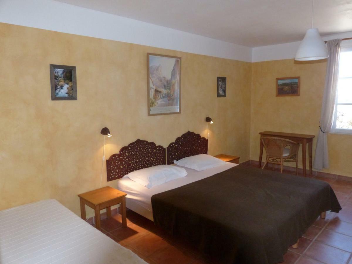 La Ferme Du Petit Segries Bed And Breakfast Мустие Сен Мари Екстериор снимка